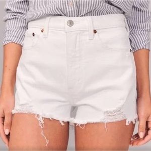 Abercrombie and fitch the 4” mom shirt high rise in white